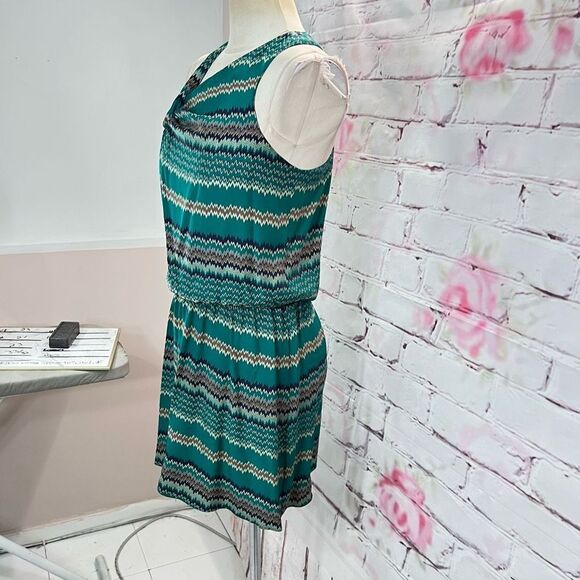 🔥5 for $25 sale🔥 Parker Women's Zigzag Print Uneven Shoulder Silk dress - Picture 3 of 9